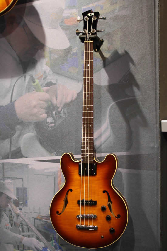 Bass Professor Musik Messe 2011 - fgn