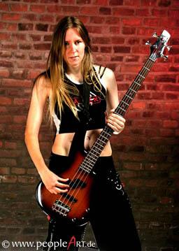 Bass Professor 1/2011 - Lady on Bass: Juliane Ehl