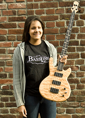 Bass Professor 1/2013: Lady on bass. Shanice