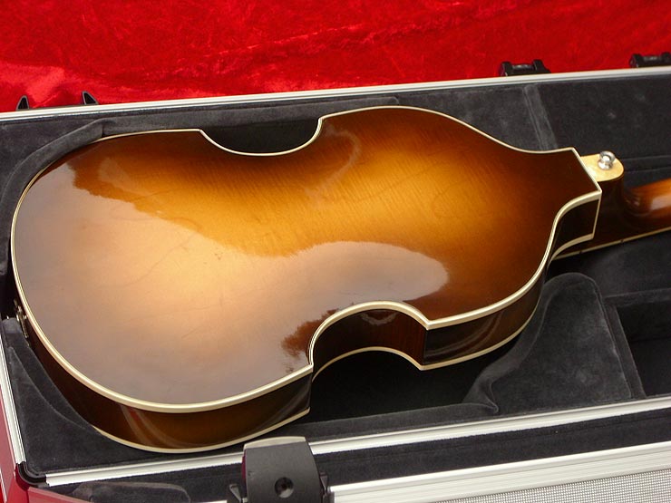 Bp4/2013 - BassMuseum Höfner 500/1 Violin Bass 1964. 