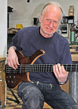Bass Professor 2/2014, Bass Special: Siggi Jäger / Human Base