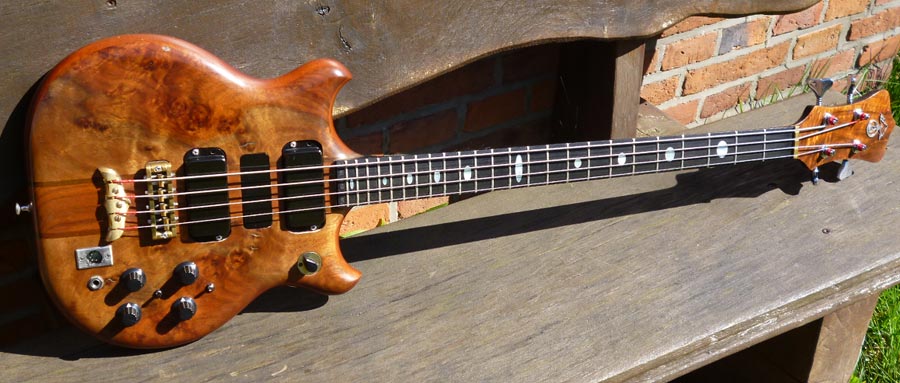 Bass Professor, BassMuseum: Alembic Series I Short Scale LEDs Graphite Neck 1981