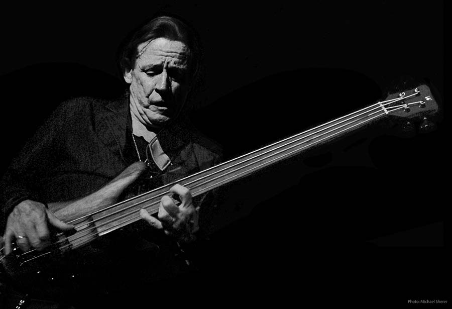 Jack Bruce - Pic by by Michael Sherer. Bass Professor 5/2014 - Ausgabe 77. Jack Bruce Jack Bruce - Pic by by Michael Sherer. Bass Professor 5/2014 - Ausgabe 77. Jack Bruce