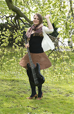Bass Professor 4/2015, Lady On Bass: Larissa Bode