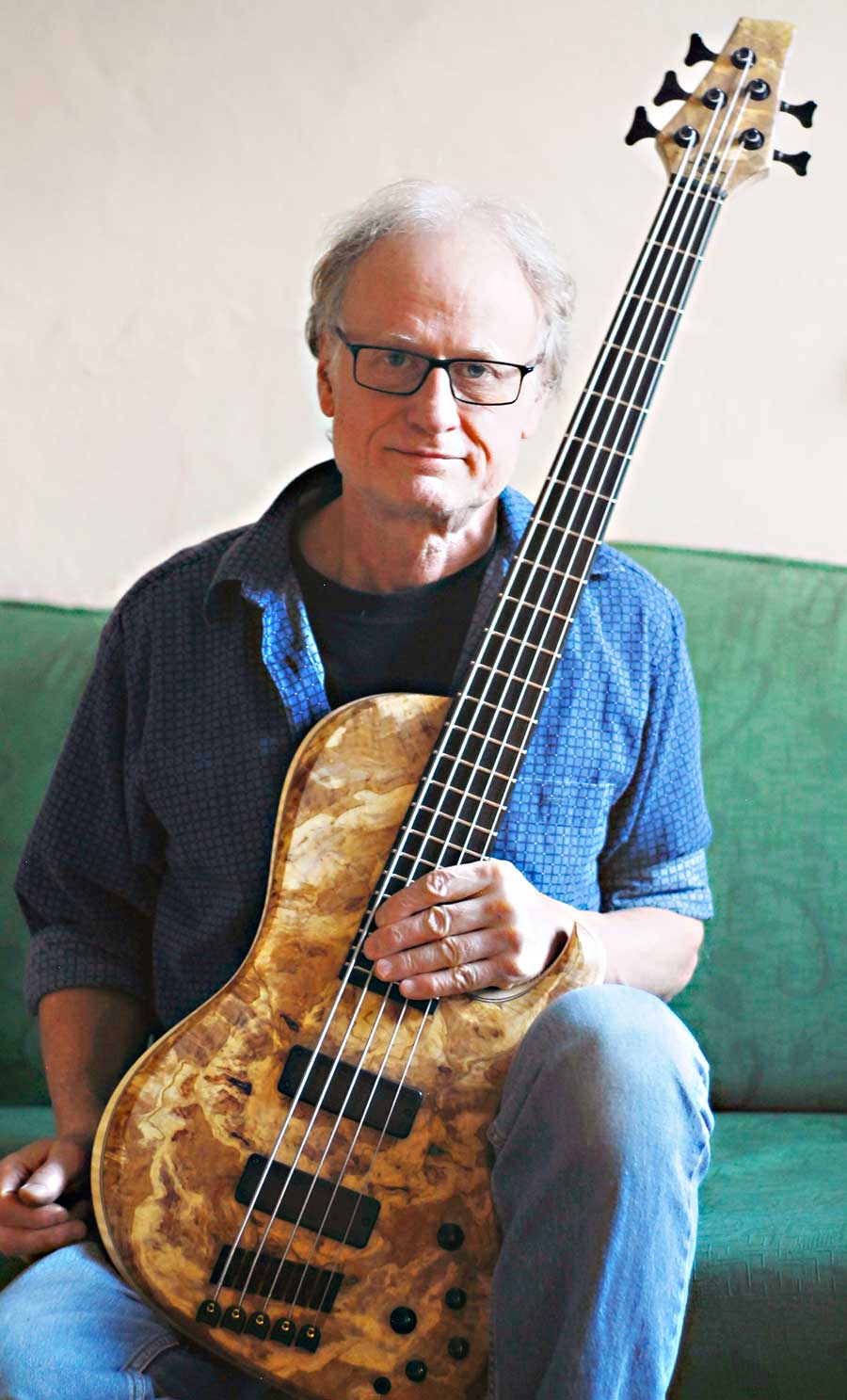Bass Professor 3/2016, Bassbauer im Gespräch: Siggi Jäger