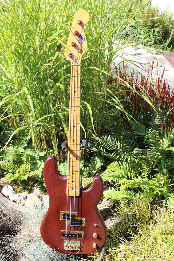 BassMuseum: Mighty Mite Rock Bass II LTD, Bass Professor 4/2016, Ausgabe 86, Jens Ritter Story. Bass Museum Mighty Mite, Jolana, Warwick buzzard, Hellmut Hattler, Juergen Attig, Ritter Bass, Fender Elite, Fender Flea Jazz BAss, Galli, Lehle Mono, Musicman Caprice, Ritter Diamond BAss, Swarovski