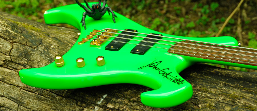 Bass Special: Warwick Buzzard John Entwistle. Bass Professor 4/2016, Ausgabe 86, Jens Ritter Story. Bass Museum Mighty Mite, Jolana, Warwick buzzard, Hellmut Hattler, Juergen Attig, Ritter Bass, Fender Elite, Fender Flea Jazz BAss, Galli, Lehle Mono, Musicman Caprice, Ritter Diamond BAss, Swarovski