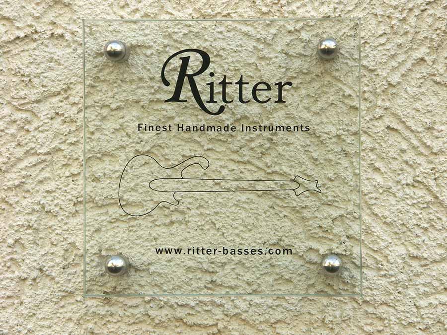 Bass Professor 4/2016, Ausgabe 86, Jens Ritter Story. Bass Museum Mighty Mite, Jolana, Warwick buzzard, Hellmut Hattler, Juergen Attig, Ritter Bass, Fender Elite, Fender Flea Jazz BAss, Galli, Lehle Mono, Musicman Caprice, Ritter Diamond BAss, Swarovski