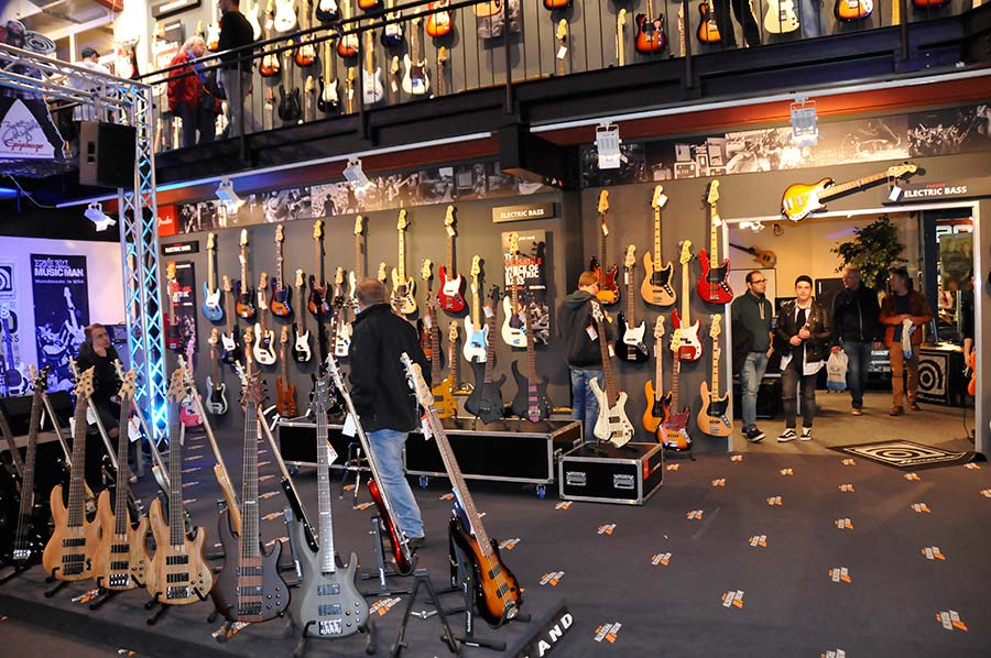 Bass Professor 5/2016, Ausgabe 87. Musik Produktiv Hausmesse 2016 Bass Professor 5/2016, Ausgabe 87. Musik Produktiv Hausmesse 2016