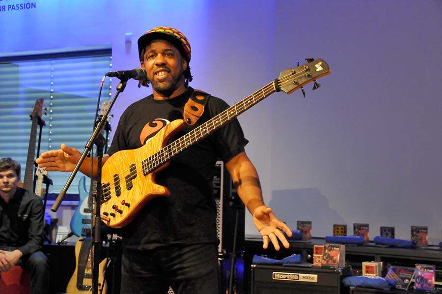 Bass Professor 5/2016, Ausgabe 87. THOMANN Fodera Bassday