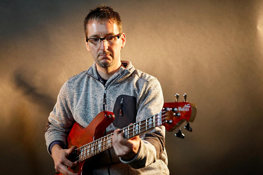 Bass Professor 5/2016, Ausgabe 87, Bassbauer im Gespräch: Gerald Marleaux Bass Professor 5/2016, Ausgabe 87, Bassbauer im Gespräch: Gerald Marleaux