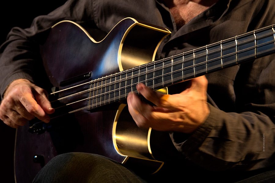 Bass Professor 1/2017;  Story: Jonas Hellborg