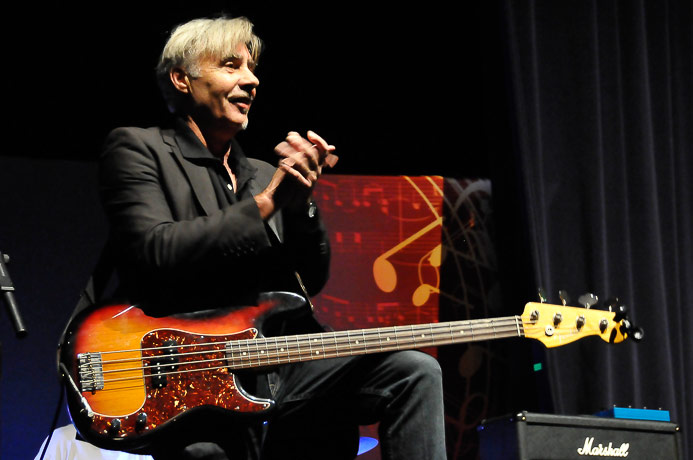 Bass Professor 2/2017;  BassSpecial: London Bass Guitar Show