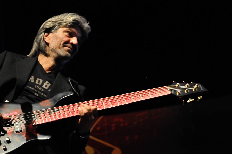 Bass Professor 2/2017;  BassSpecial: London Bass Guitar Show
