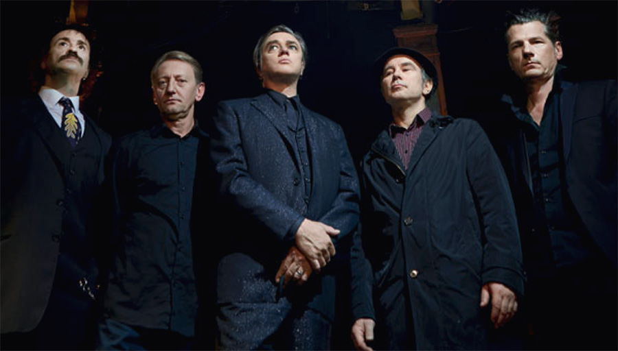 Bass Professor 3/2017;  Story: Alexander Hacke, "Einstürzende Neubauten".