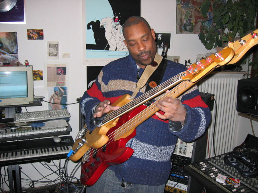 Bass Professor 5/2017, Raoul Walton Bass Professor 5/2017, Raoul Walton