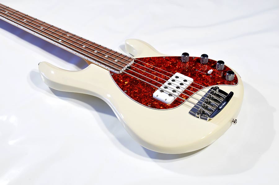 Bass professor 4/2017. Ausgabe Nr.91, MUSIC MAN StingRay 5 30th Anniversary.