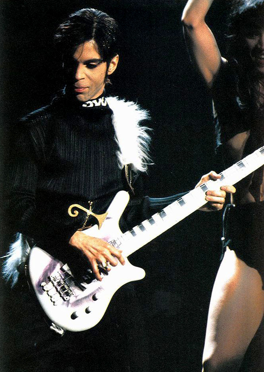 Bass Professor 4/2018 Nr. 95; »My name is Prince, and I am funky!“ - WARWICK "Thumb" Bass Professor 4/2018 Nr. 95; »My name is Prince, and I am funky!“ - WARWICK "Thumb"