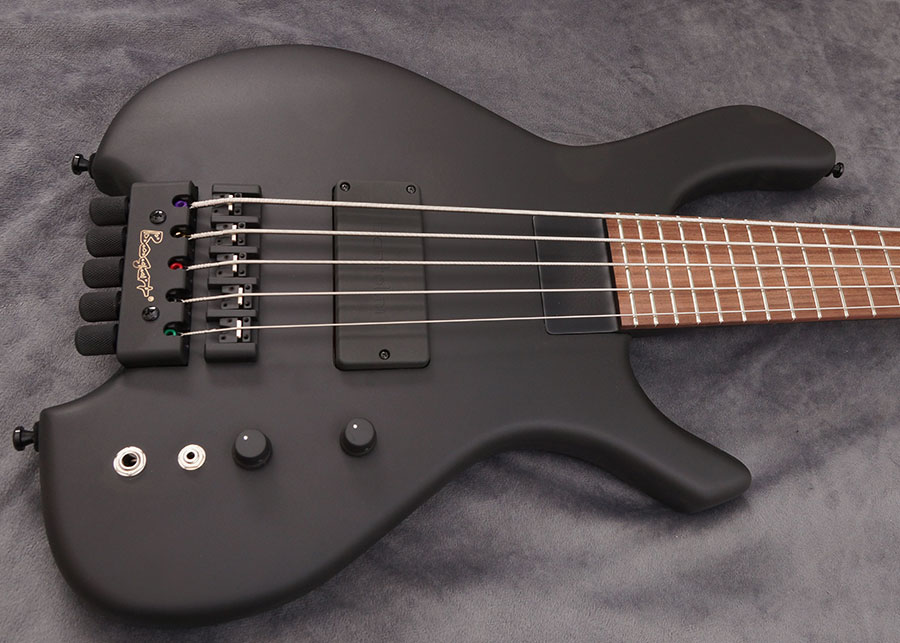 Bass Professor 4/2018, Test: SKC BOGART Kosmo V Bass Professor 4/2018, Test: SKC BOGART Kosmo V