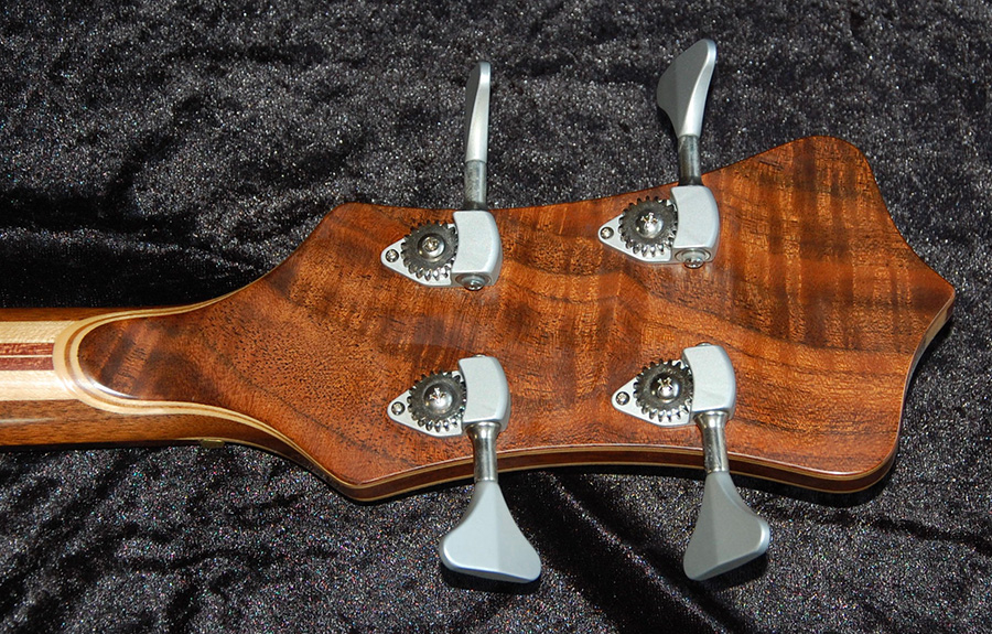 Bass Professor 5/2018, Ausgabe 96 - Bass Special: Alembic Bat Bass