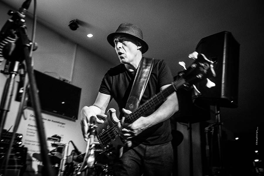 Bass Professor 5/2018, Story: UFO Walter Bass Professor 5/2018, Story: UFO Walter