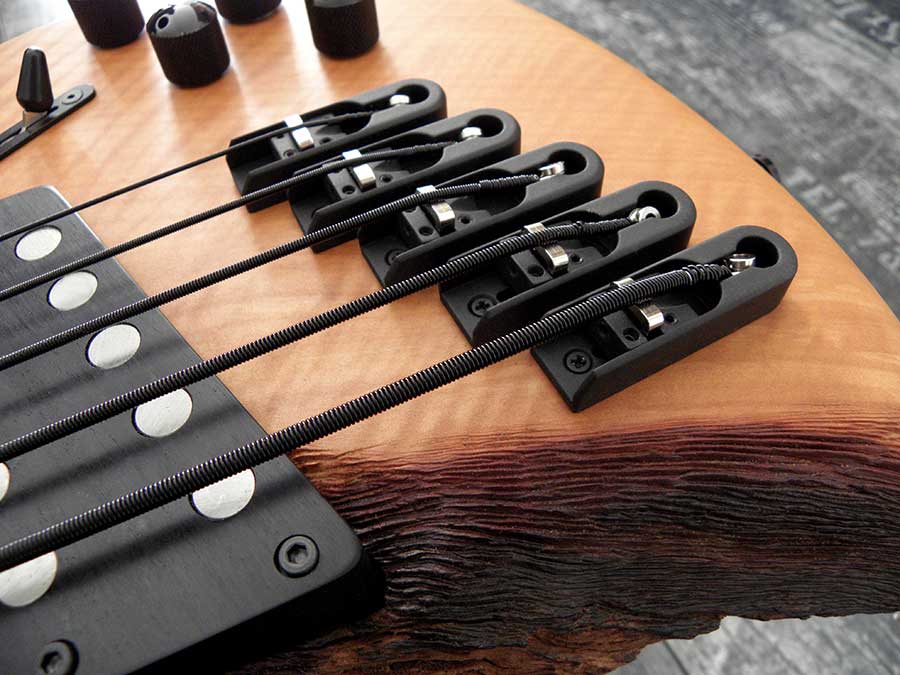 Bass Professor 5/2018, Test: NATURE SHOCK Full range Multiscale „Worn & Torn“ 5-String