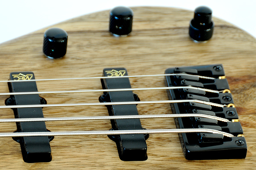 Bass Professor 2/2019, Test: FAME Baphomet II 4 - und 5 -Saiter Bass Professor 2/2019, Test: FAME Baphomet II 4 - und 5 -Saiter
