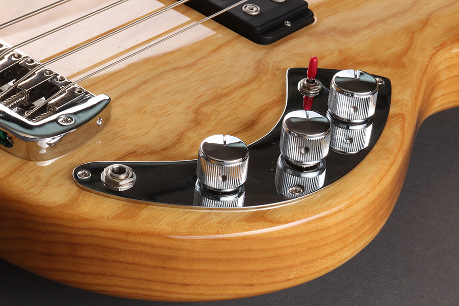 Bass Professor 2/2019, Test: G&L CLF RESEARCH L-1000