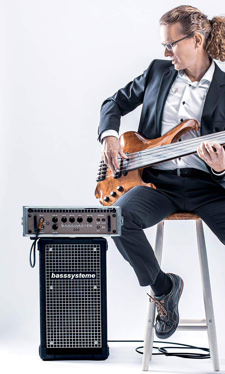 Bass Professor 4/2019; Story: Arne Rudiger
tumba-ito Bass Professor 4/2019; Story: Arne Rudiger
tumba-ito