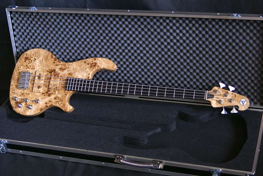 Bass Professor 4/2019 - Ausgabe 100; Test: Hot Wire Inlaw 424 NT Mapa