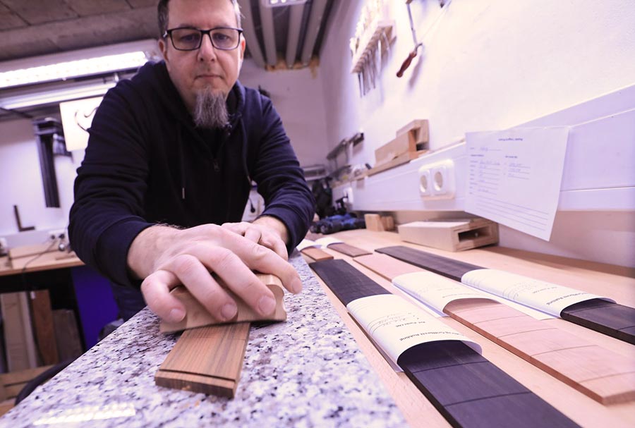 Bass professor 1/2020. Bassbauer im Gespräch: Marc Schroth "Nature-Shock Instruments"
