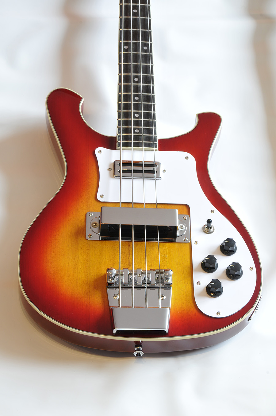 Bass Professor 3/2020. Ausgabe 103. Test: Harley Benton RB-414 Classic Series