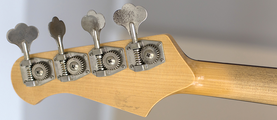 BassMuseum: Lakland 4-94 DeLuxe