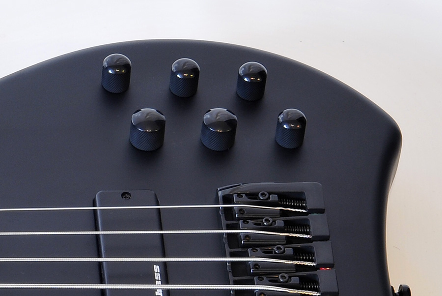 Bass Professor 1/2021. Test: Markbass Kilimanjaro F1 5 Oliv und Kimandu Modern Black 5
