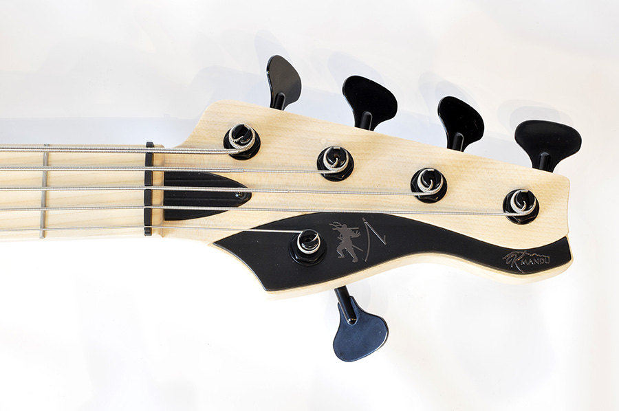 Bass Professor 1/2021. Test: Markbass Kilimanjaro F1 5 Oliv und Kimandu Modern Black 5