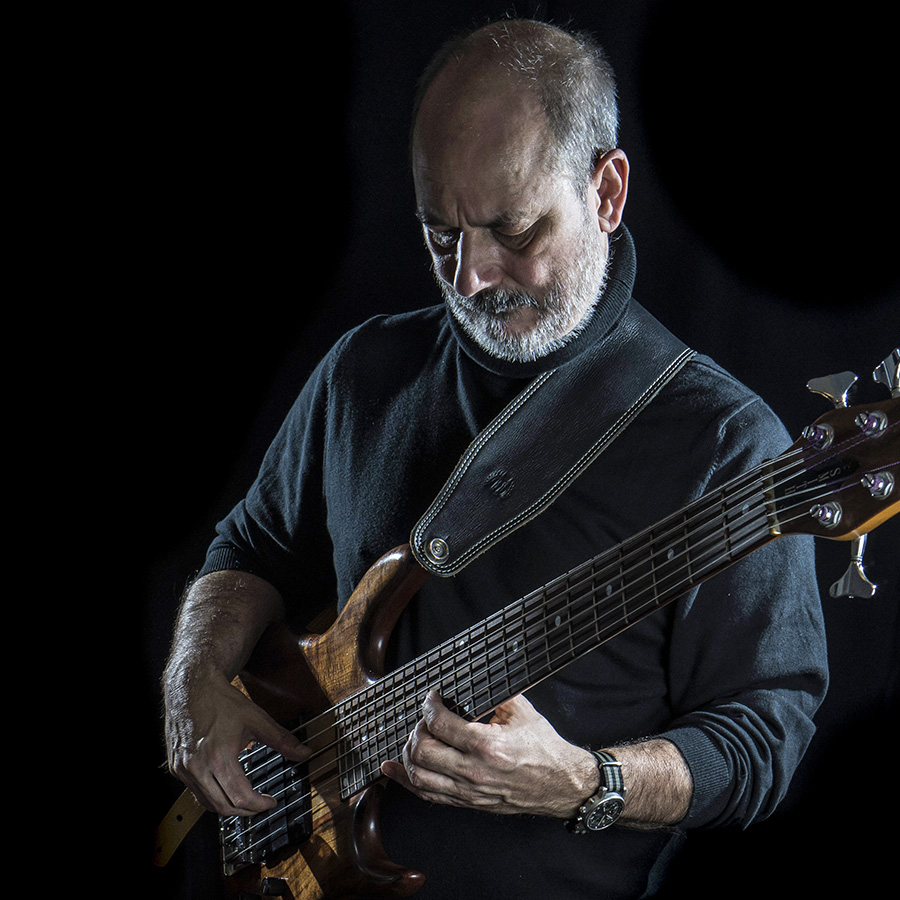 Bass Professor 2/2021, Ausgabe 105. Short Story: Thomas Stahr