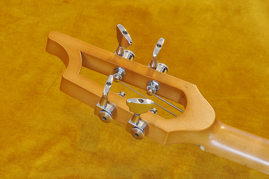 Bass Professor 2/2021, Ausgabe 105. Test: Ulrich Bass Design Retro 57